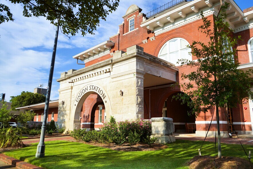 More Photos Of 1200 6th Ave, Columbus Office For Lease