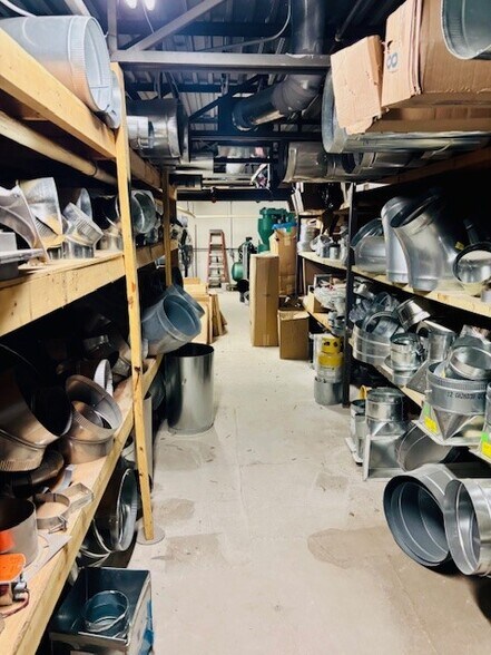 More Photos Of 34 Sullivan Rd, North Billerica Warehouse For Lease