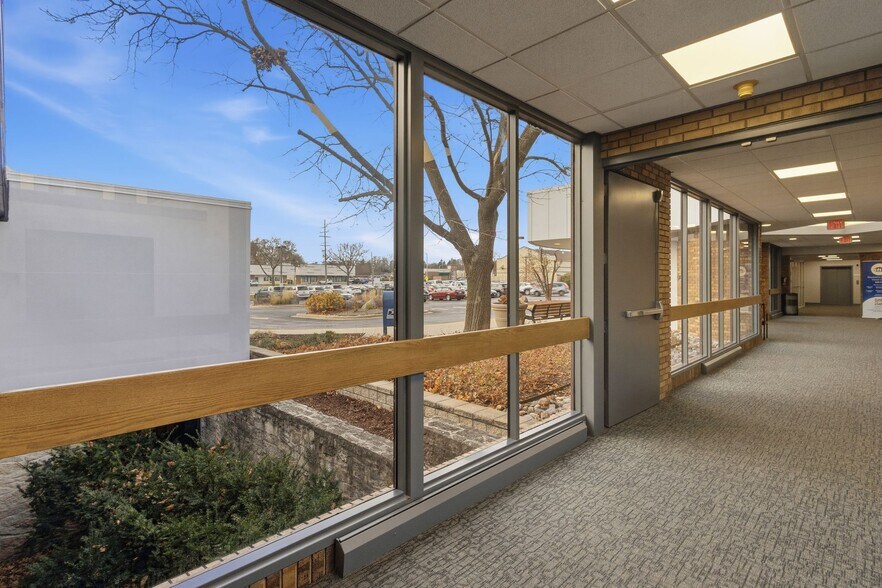 More Photos Of 1111 Delafield St, Waukesha Medical For Lease
