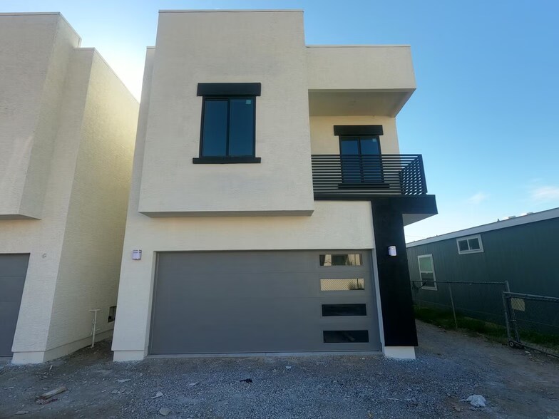 Primary Photo Of 2041 E Michigan Ave, Phoenix Apartments For Sale