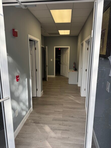 More Photos Of 801-893 Kings Hwy, Fort Pierce Light Manufacturing For Sale