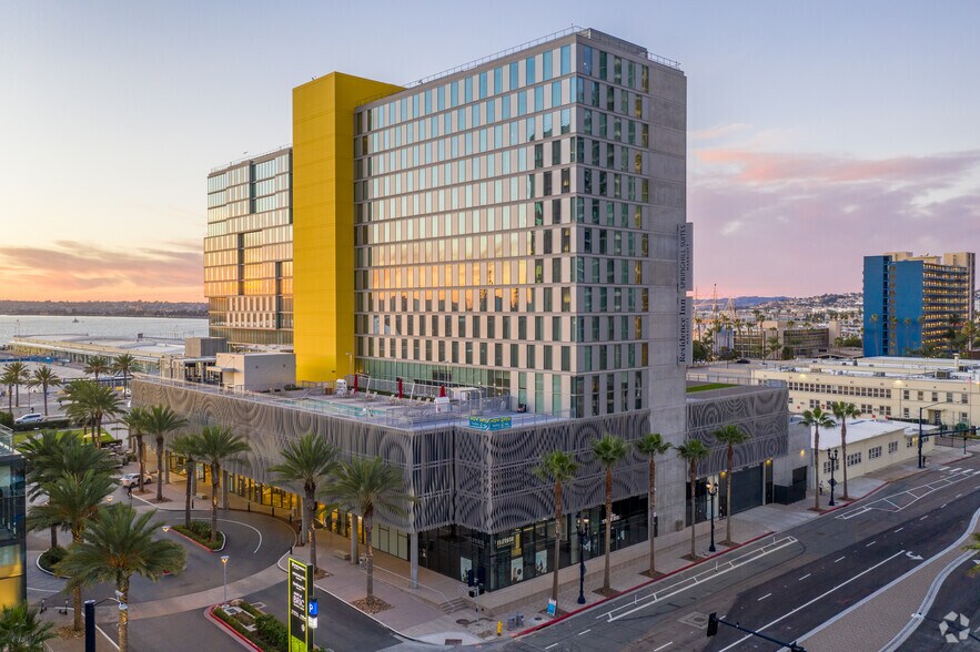 More Photos Of 900 Bayfront Ct, San Diego Hotel For Lease