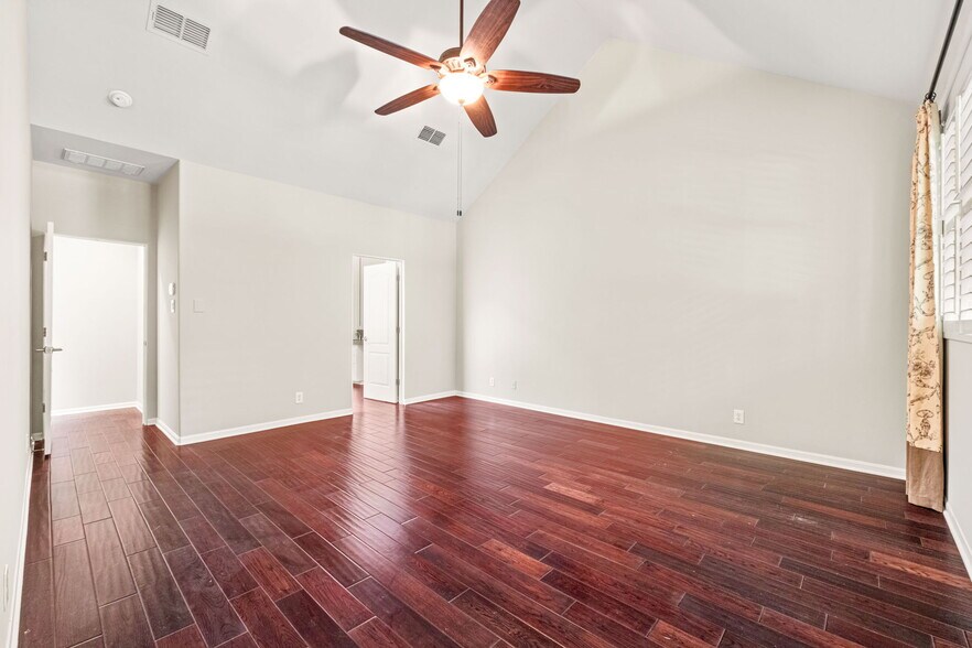 More Photos Of 131 Saint Dennis Ave, Alamo Heights Multifamily For Sale