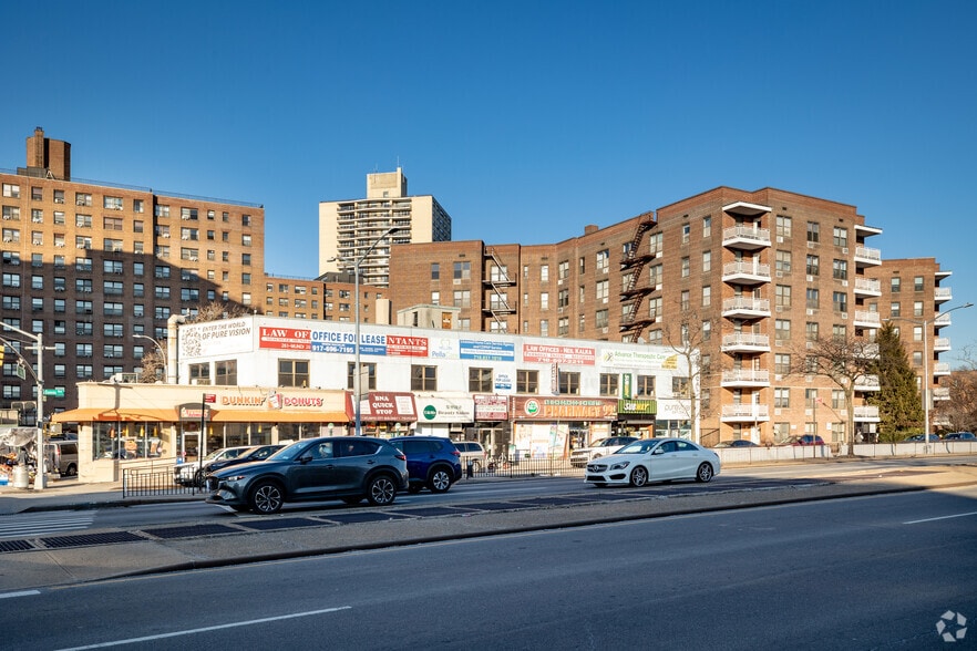 More Photos Of 10015 Queens Blvd, Forest Hills General Retail For Lease