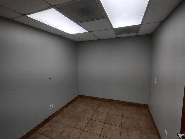 More Photos Of 3140 34th St N, Saint Petersburg Freestanding For Lease