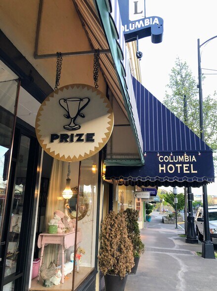 More Photos Of 262 E Main St, Ashland Hotel For Sale