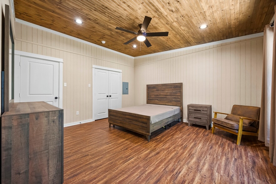 More Photos Of 397 VZ County Road 3611, Edgewood Sports And Entertainment For Sale