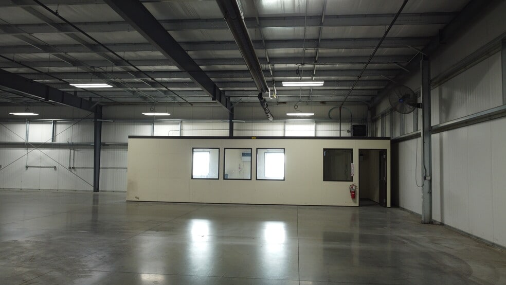 More Photos Of 3400 W O St, Lincoln Manufacturing For Sale