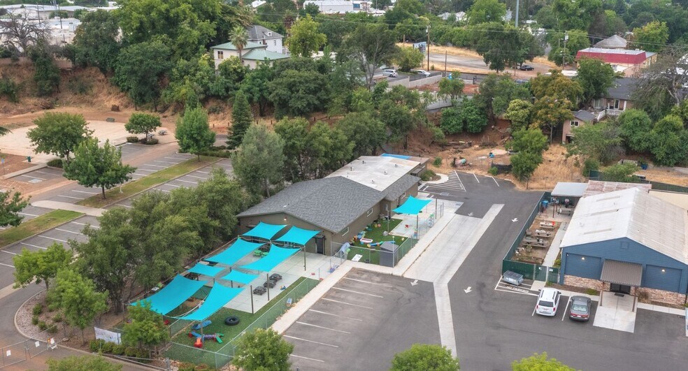 More Photos Of 2075 Baldwin Ave, Oroville Flex For Lease