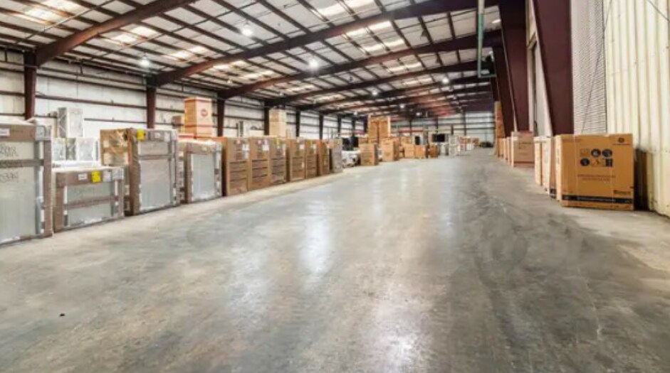 More Photos Of 1925 Industrial Blvd, Harvey Warehouse For Lease