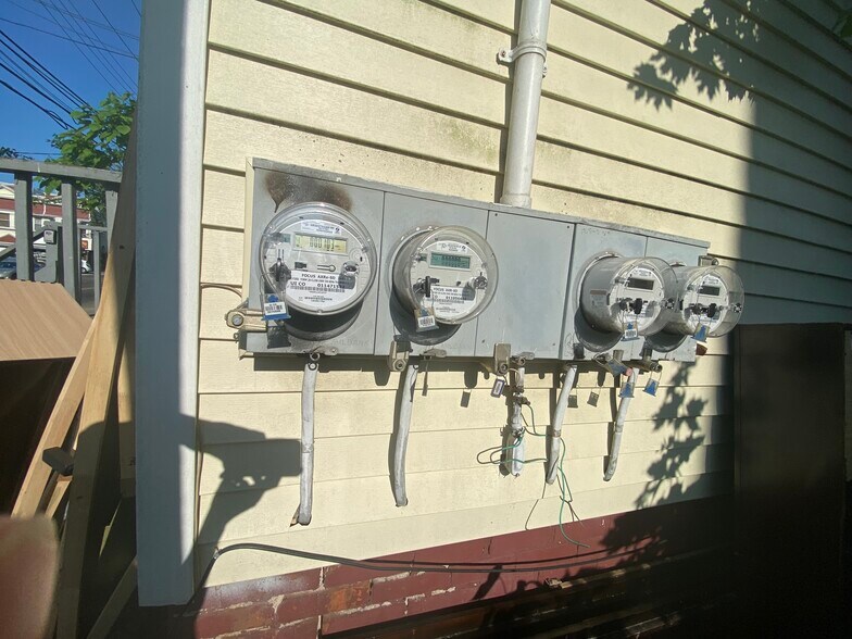 More Photos Of 128 Henry St, New Haven Multifamily For Sale