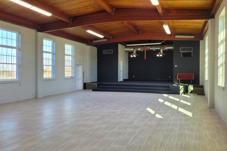 More Photos Of 2945 Sunnyvale St, Dallas Religious Facility For Sale