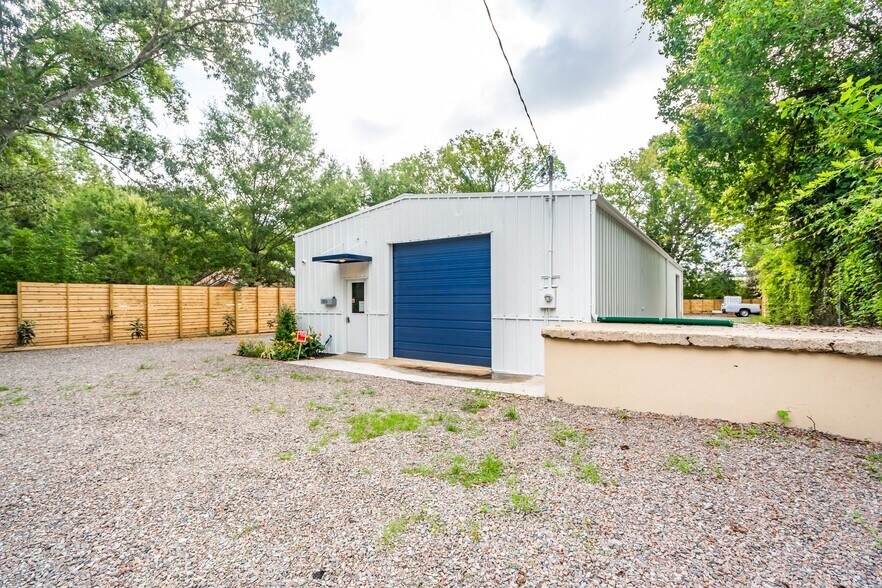 More Photos Of 806 Elsey Dr, Charleston Warehouse For Lease