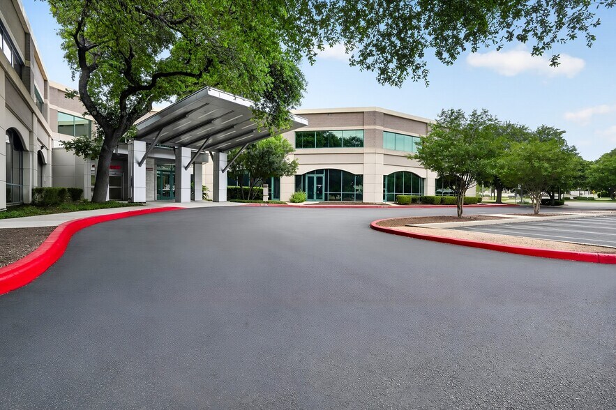 More Photos Of 9150 Huebner Rd, San Antonio Medical For Lease