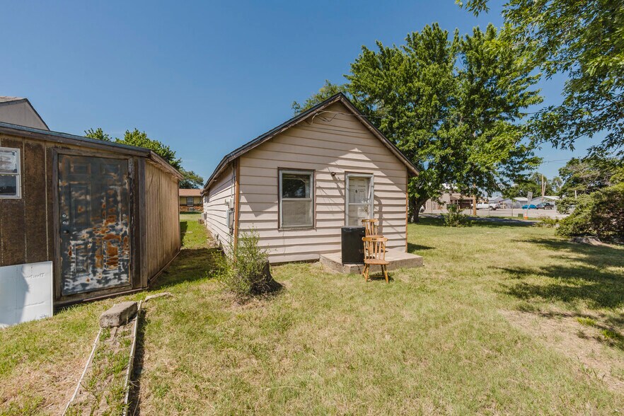 More Photos Of 1610 W 6th Ave, El Dorado General Retail For Sale