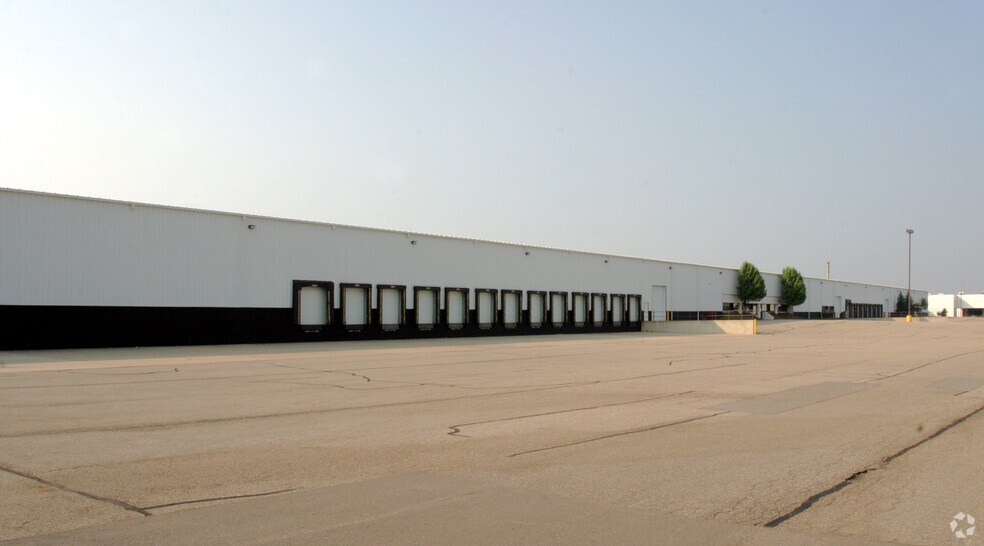 More Photos Of 4440 44th St SE, Grand Rapids Distribution For Lease