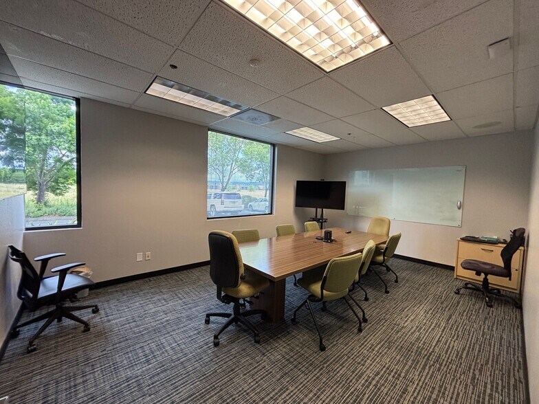 More Photos Of 2650-2656 Napa Valley Corporate Dr, Napa Research And Development For Lease