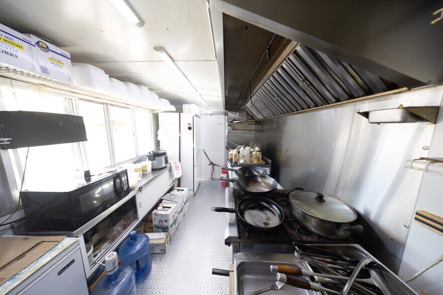 More Photos Of 628 W Hildebrand Ave, San Antonio Convenience Store For Sale