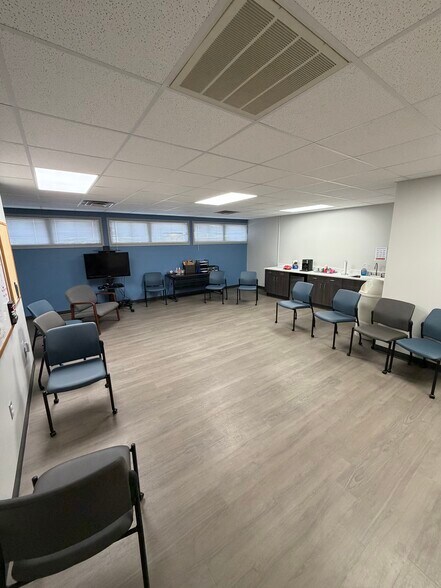 More Photos Of 255 N Miami St, Wabash Medical For Sale