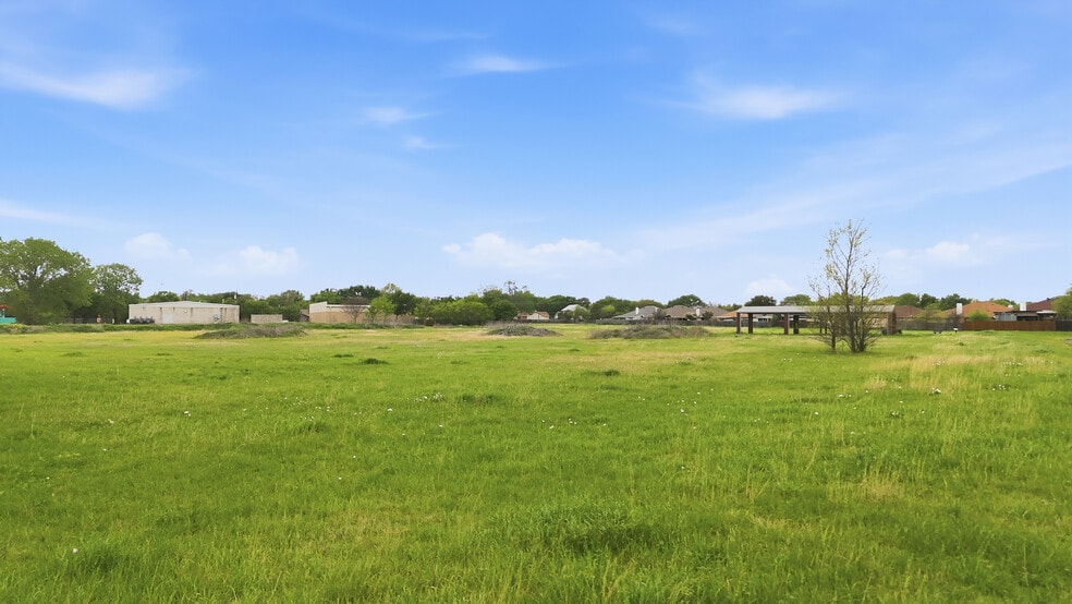More Photos Of 2045 SE Green Oaks Blvd, Arlington Land For Sale