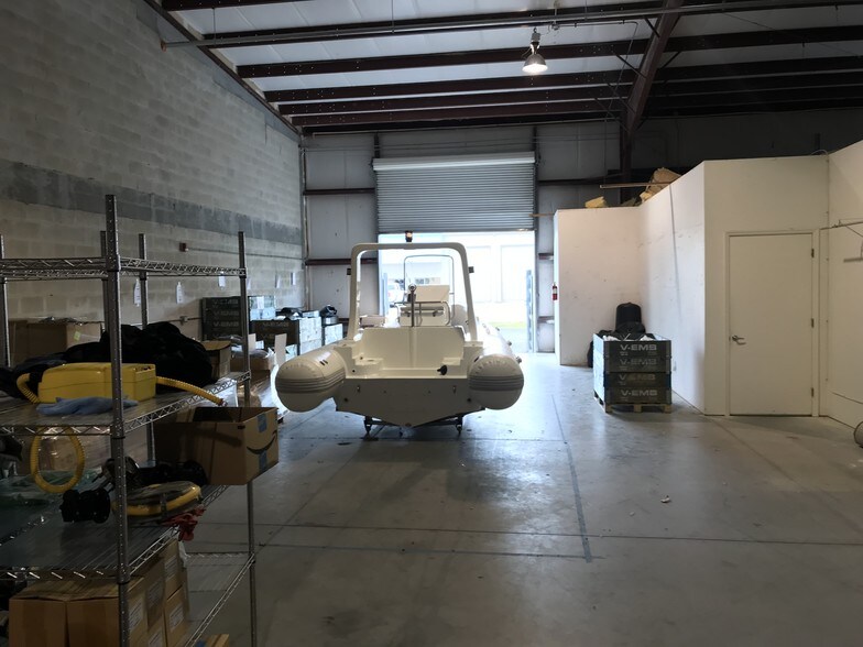 More Photos Of 830 NE 24th Ln, Cape Coral Warehouse For Sale