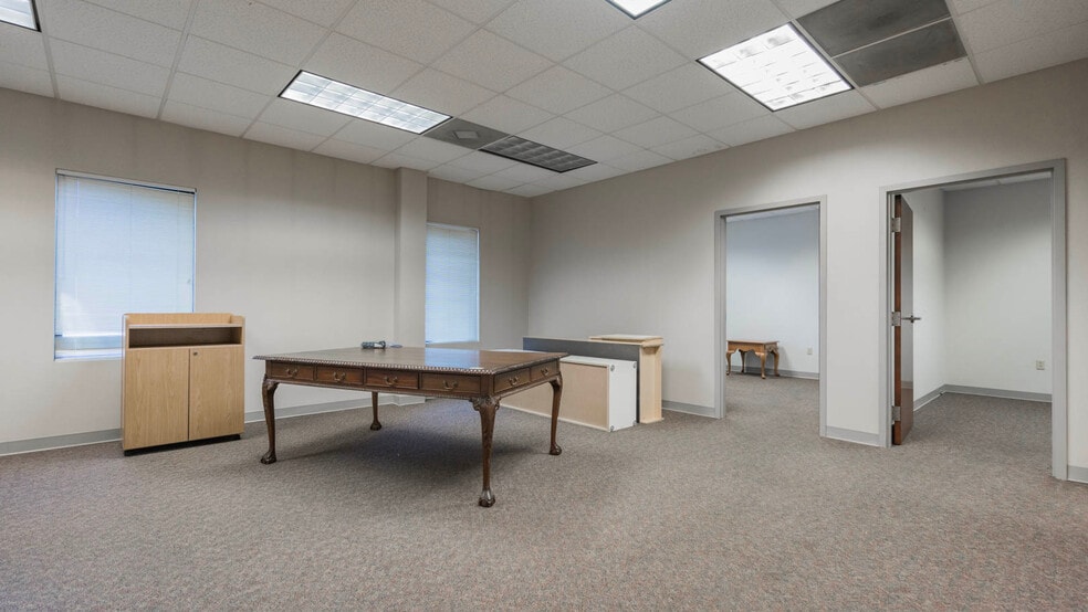 More Photos Of 12927 Plaza Dr, Richmond Light Manufacturing For Lease