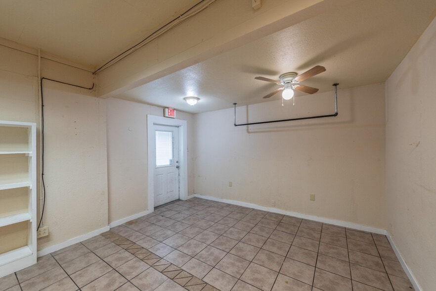 More Photos Of 1006 West Ave, San Antonio Freestanding For Lease