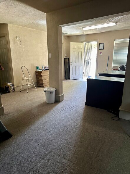 More Photos Of 5737 Burwell St, Houston Office Residential For Sale