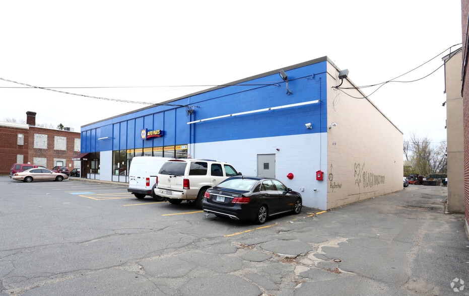 More Photos Of 113 Irving St, Framingham Freestanding For Lease