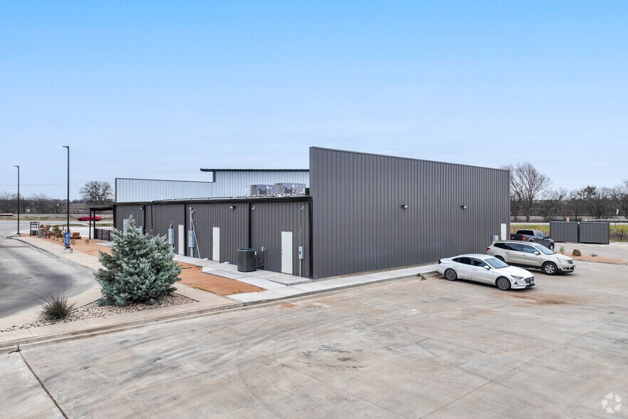More Photos Of 9101 N Highway 171, Godley Freestanding For Lease