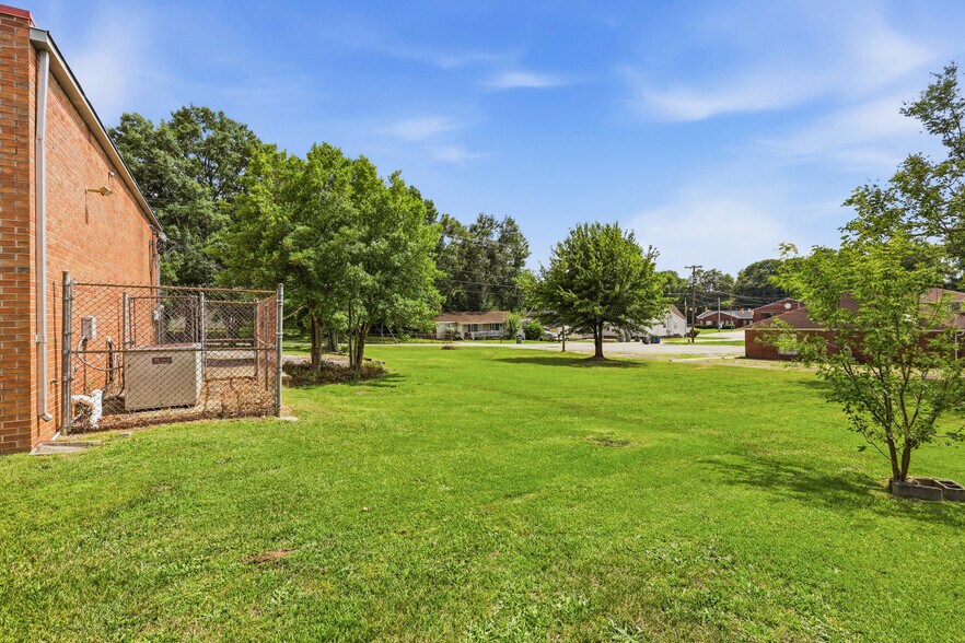 More Photos Of 106 S Texas Ave, Greenville Office For Sale
