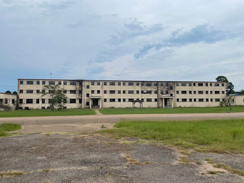 More Photos Of 110 Texas Ave, New Boston Office For Sale