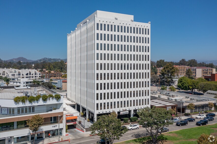 More Photos Of 11661 W San Vicente Blvd, Los Angeles Office For Lease