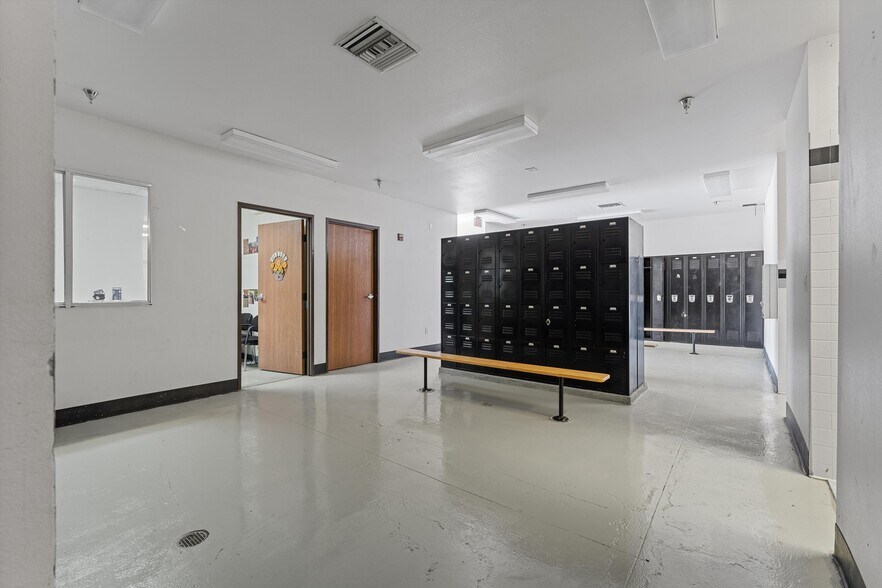 More Photos Of 3700 W Avenue L, Lancaster Schools For Lease