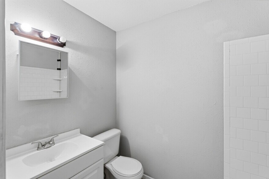 More Photos Of 925 S Main St, Wichita Apartments For Sale