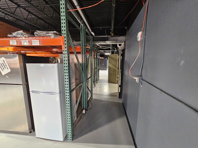 More Photos Of 456 Union Blvd, Allentown Light Manufacturing For Lease