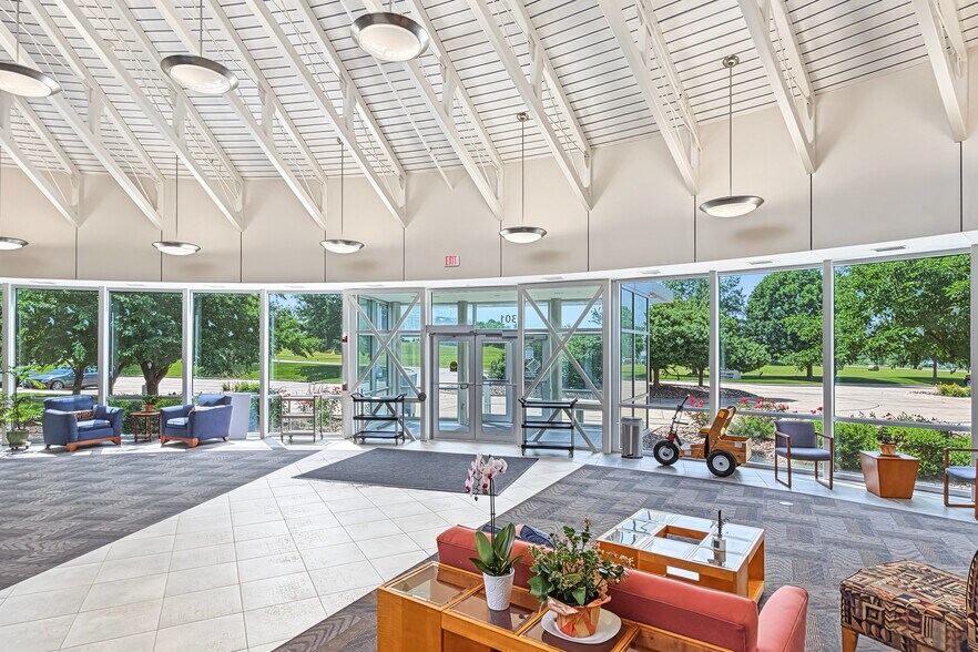 More Photos Of 2301 Rittenhouse St, Des Moines Religious Facility For Sale