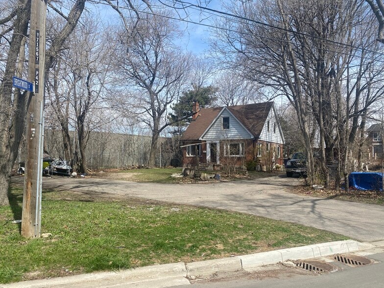 Primary Photo Of 36 Marquette Av & 1 Brightwood St, Toronto Land For Sale