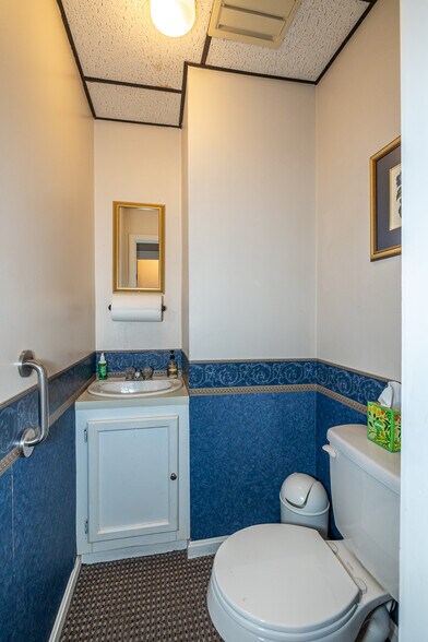 More Photos Of 5275 Broadview Rd, Parma Medical For Sale