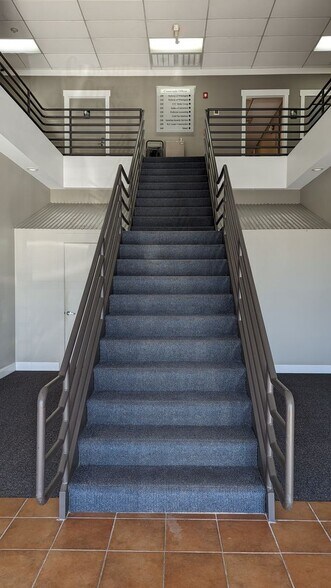 More Photos Of 890-898 S Kerr Ave, Wilmington Unknown For Lease