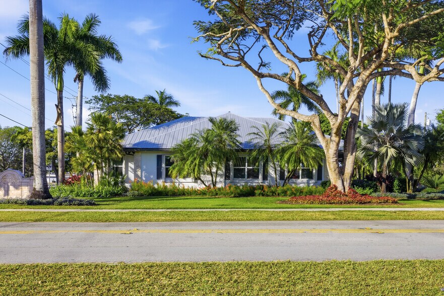 More Photos Of 1801 N Krome Ave, Homestead Office For Sale