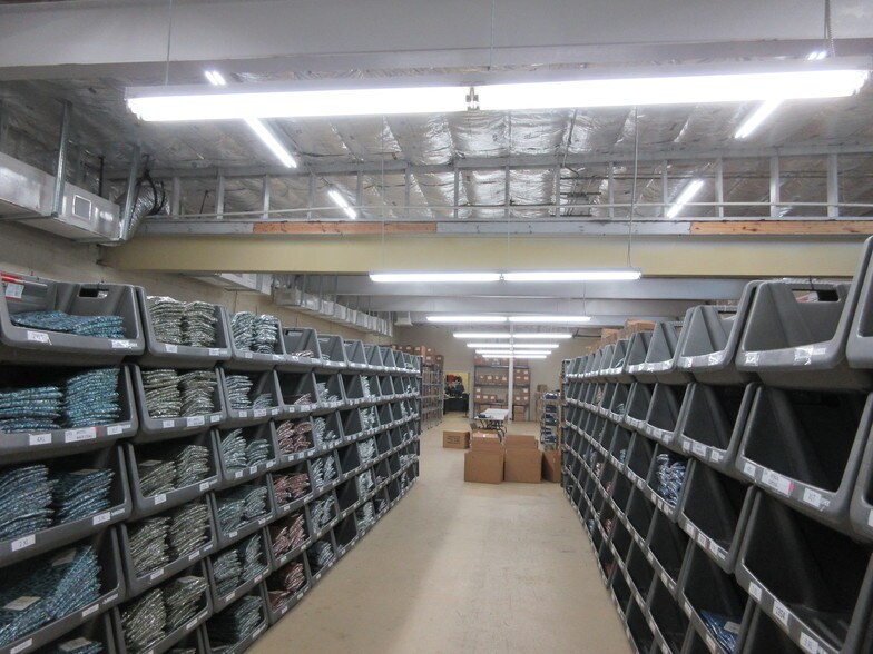 More Photos Of 15445 N Nebraska Ave, Lutz Warehouse For Lease
