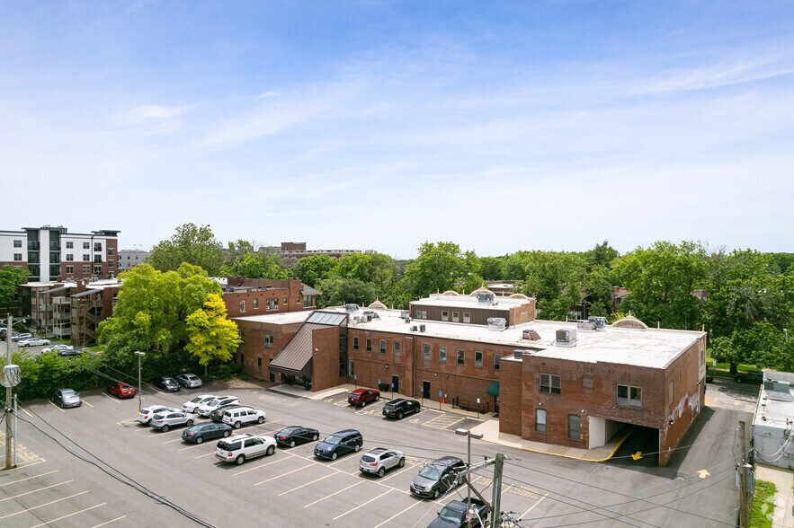 More Photos Of 5585 Pershing Ave, Saint Louis Office For Lease