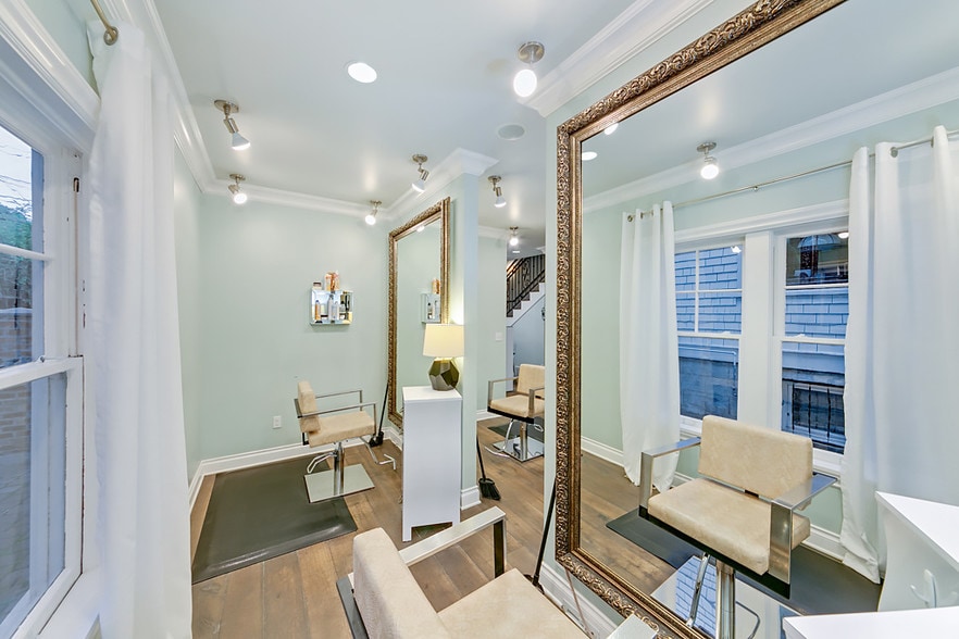 More Photos Of 407 W Galer St, Seattle Freestanding For Sale