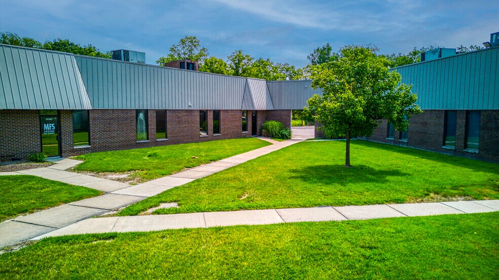 More Photos Of 20978-21084 Bridge St, Southfield Unknown For Lease