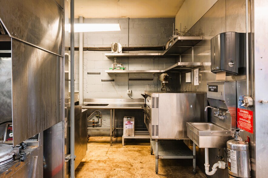 More Photos Of 151 River St, Elk Rapids General Retail For Sale