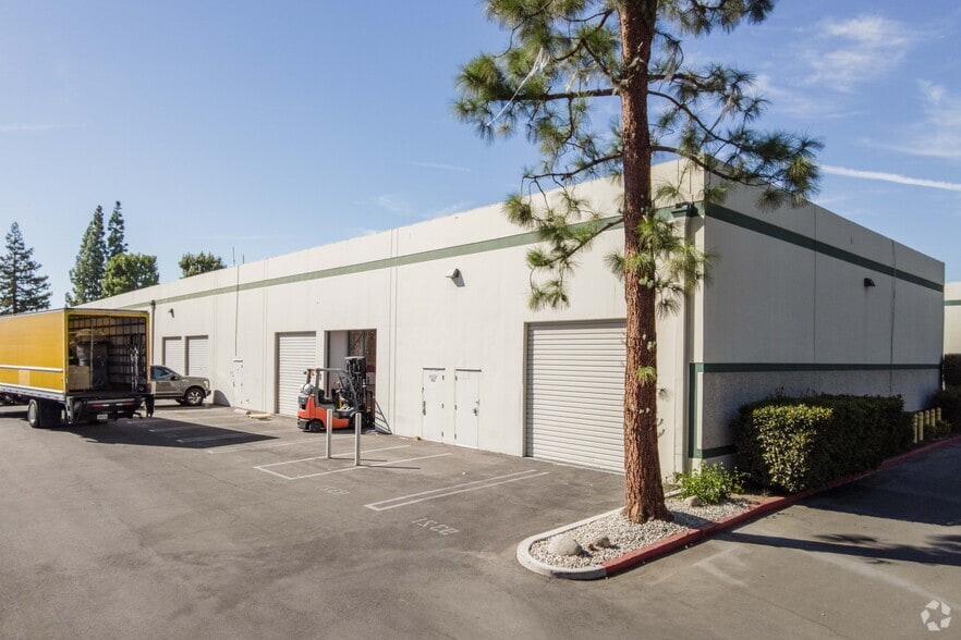 More Photos Of 9301-9325 Eton Ave, Chatsworth Unknown For Lease