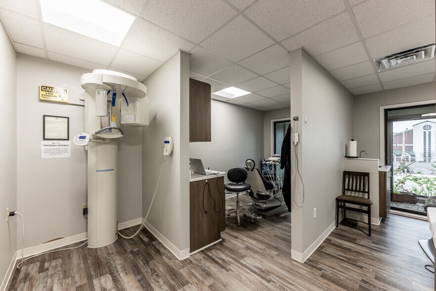 More Photos Of 2402 Sam Houston Ave, Huntsville Medical For Sale