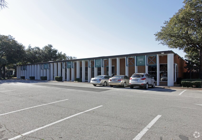 More Photos Of 1617 Hi Line Dr, Dallas Unknown For Lease