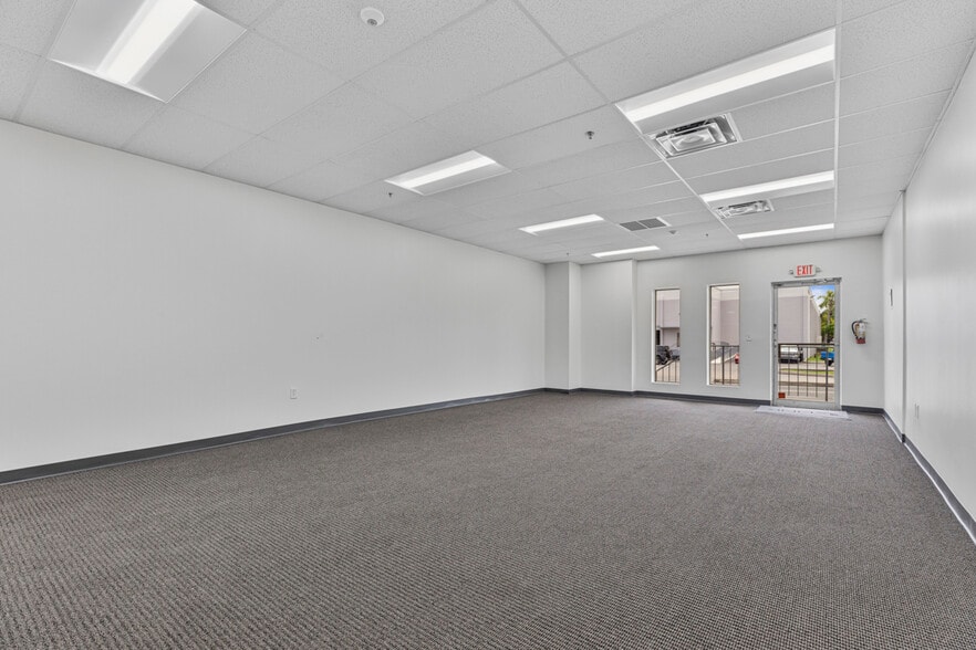 More Photos Of 7950-7966 NW 14th St, Miami Unknown For Lease